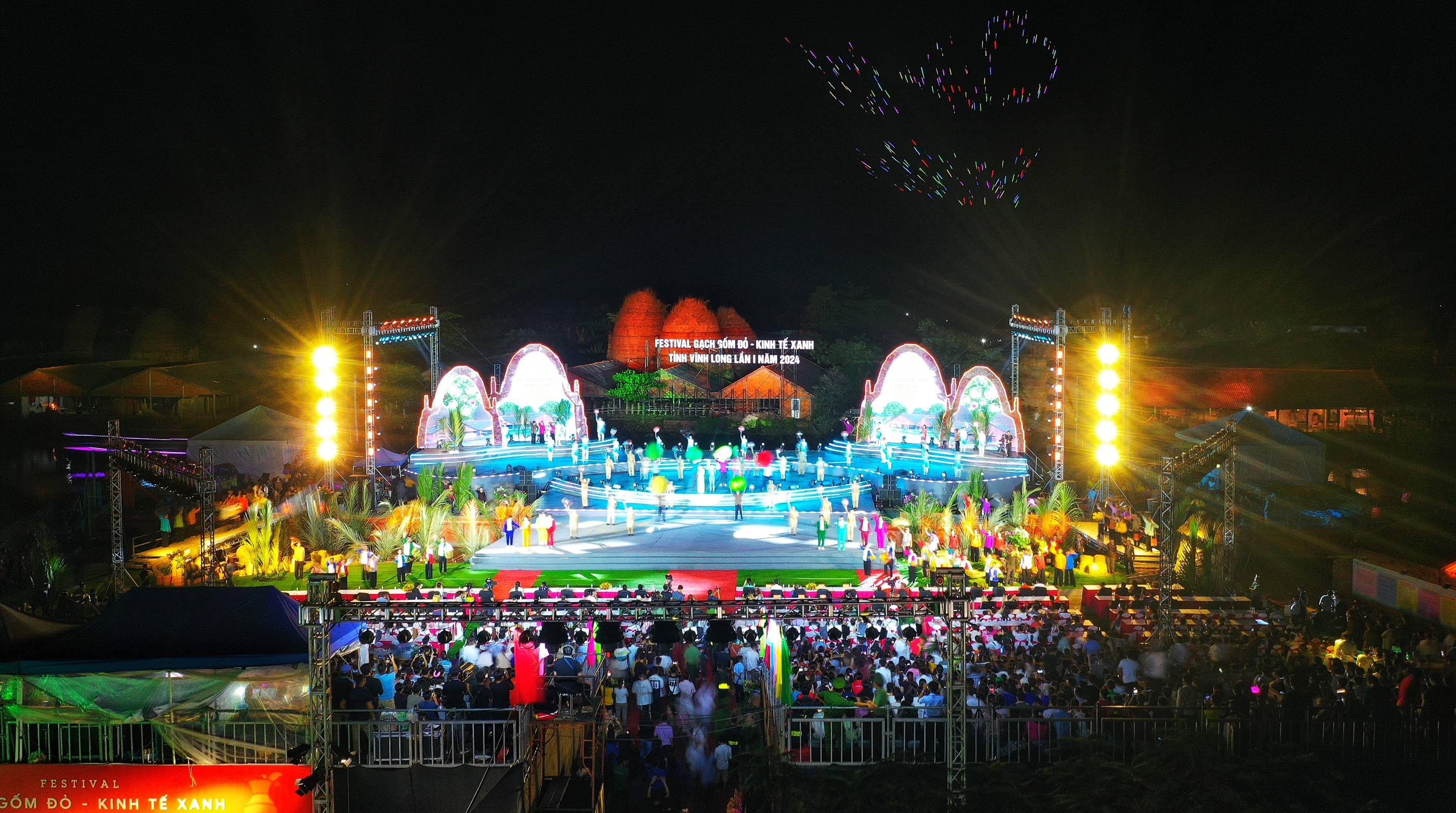 Hậu Giang tham gia Festival Gạch Gốm Đỏ - Kinh tế Xanh tỉnh Vĩnh Long lần I năm 2024