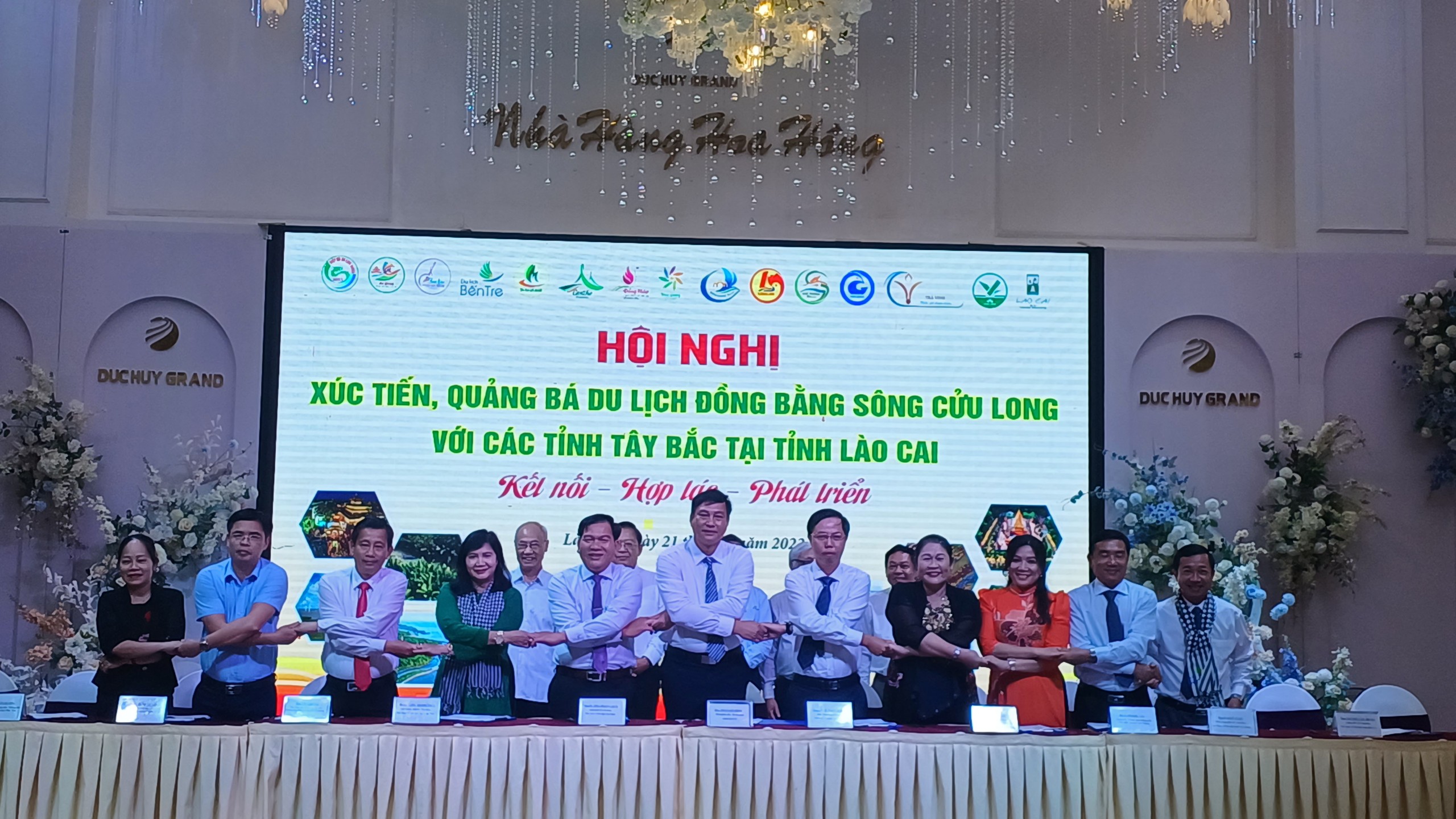 Connecting, promoting and advertising Hau Giang tourism with the Northwestern provinces in Lao Cai