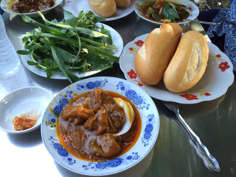 Bánh mì Cari Gà