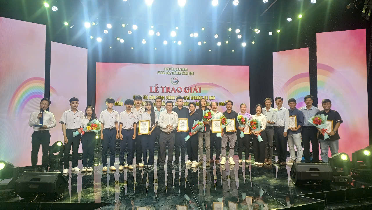 Lễ trao giải Cuộc thi xây dựng video clip trải nghiệm du lịch  nông thôn Sóc Trăng, chủ đề “Sắc màu nông thôn - Sắc màu văn hóa”