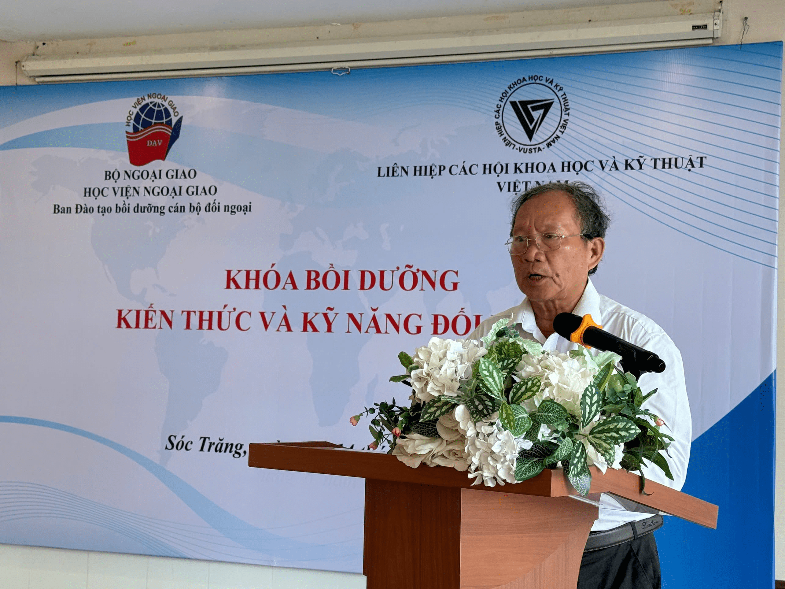 Lớp bồi dưỡng kiến thức và kỹ năng cho đội ngũ làm công tác đối ngoại nhân dân giai đoạn 2021-2025 tại tỉnh Sóc Trăng