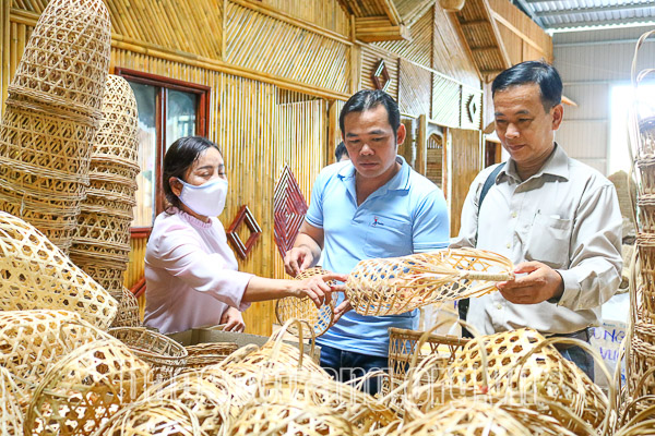 Xây dựng thương hiệu cho các sản phẩm làng nghề truyền thống