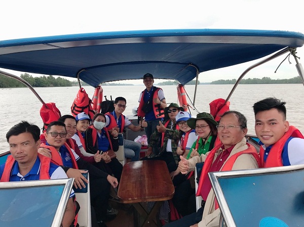 CÔNG TY TNHH DU LỊCH THÁM HIỂM VÀ SỰ KIỆN ĐỒNG BẰNG MEKONG TỔ CHỨC KHẢO SÁT DU LỊCH ĐƯỜNG SÔNG RA CỬU BIỂN TRẦN ĐỀ