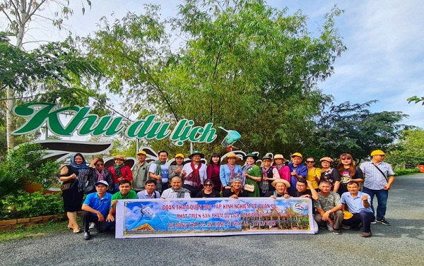 SÓC TRĂNG TỔ CHỨC ĐOÀN THAM QUAN, HỌC TẬP KINH NGHIỆM VỀ QUẢN LÝ, PHÁT TRIỂN SẢN PHẨM DU LỊCH CỘNG ĐỒNG TẠI TỈNH ĐỒNG THÁP VÀ AN GIANG