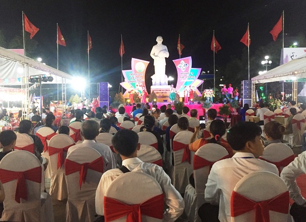 CHÍNH THỨC KHAI MẠC LIÊN HOAN ẨM THỰC ĐƯỜNG PHỐ “HƯƠNG VỊ SÓC TRĂNG” LẦN THỨ III, NĂM 2022