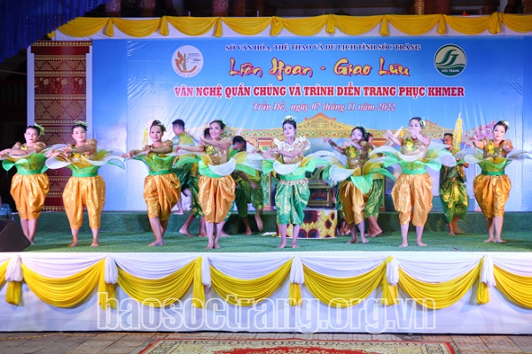 LIÊN HOAN, GIAO LƯU VĂN HÓA, VĂN NGHỆ QUẦN CHÚNG TẠI HUYỆN TRẦN ĐỀ