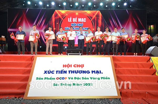 THU HÚT 180.000 LƯỢT KHÁCH THAM QUAN, MUA SẮM TẠI HỘI CHỢ XÚC TIẾN THƯƠNG MẠI SẢN PHẨM OCOP VÀ ĐẶC SẢN VÙNG MIỀN - SÓC TRĂNG NĂM 2022